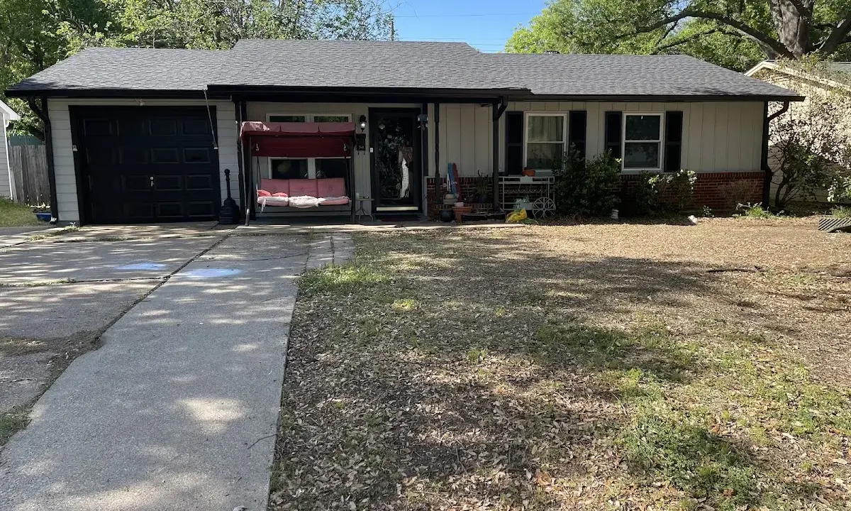 Roof Inspection crew at work on a residential roof in Mount Dora